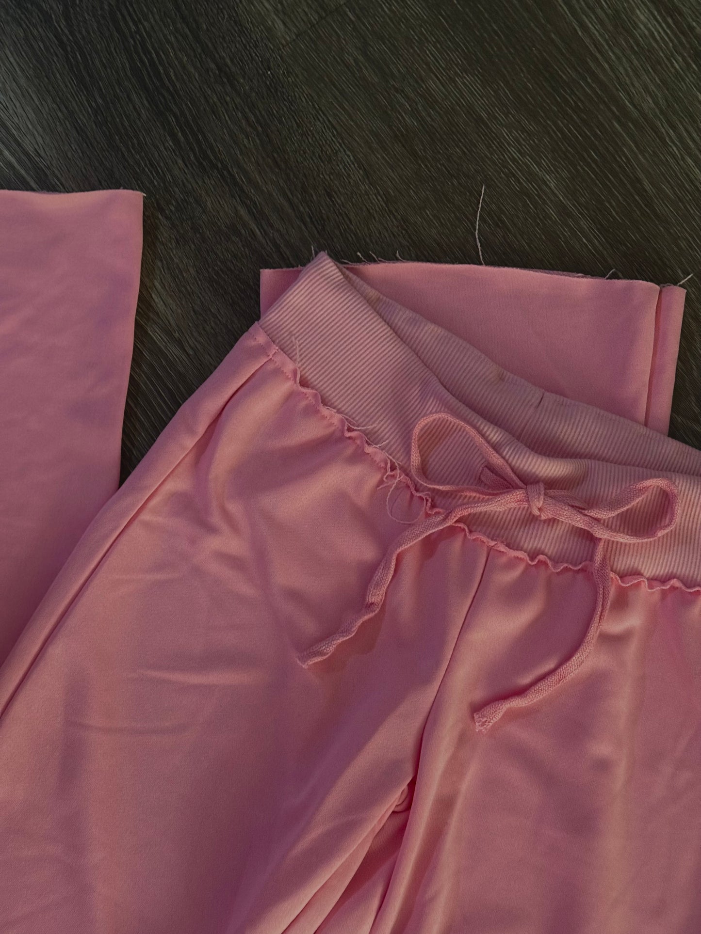 IT GIRL FLARED SWEATPANTS